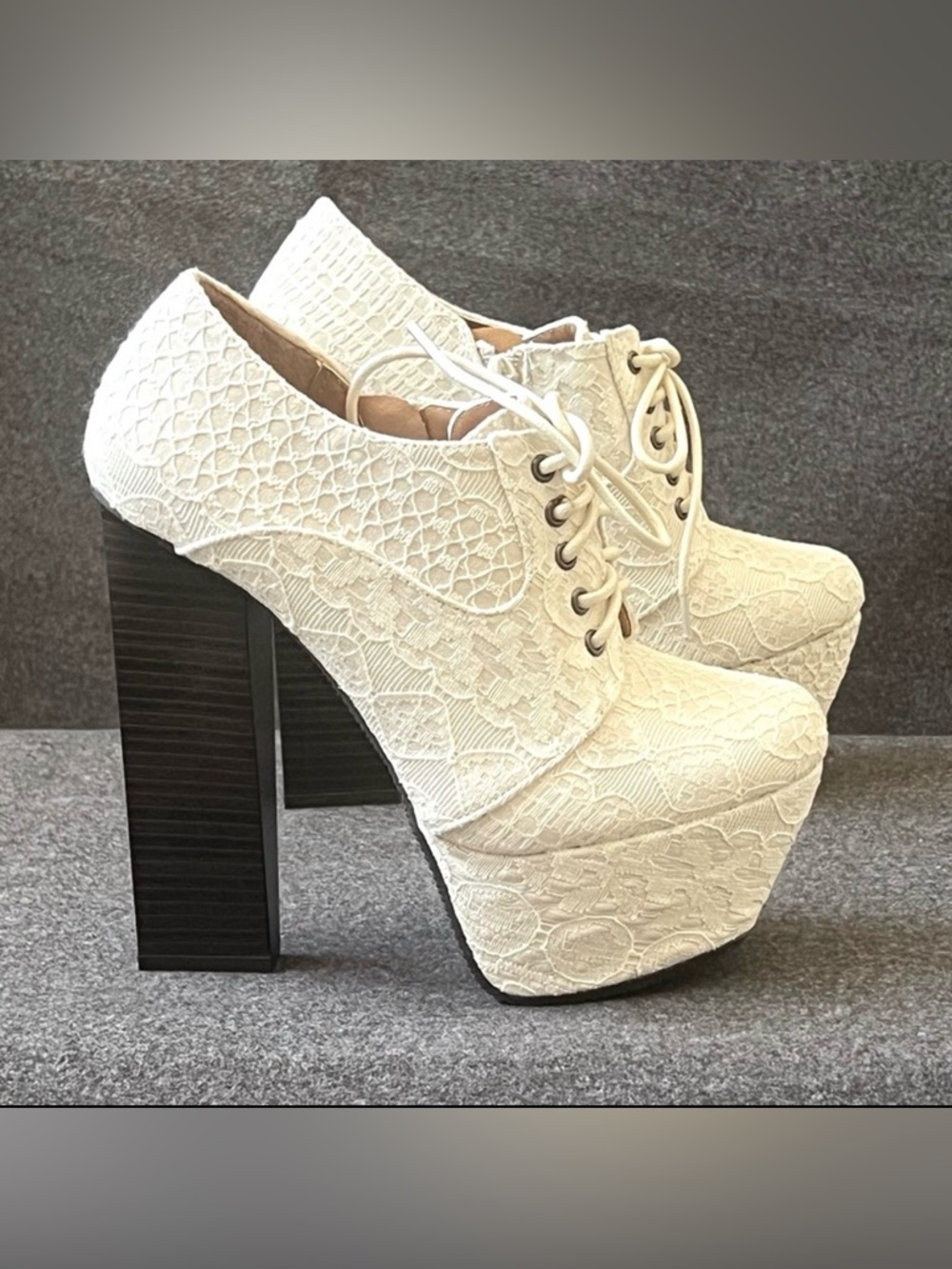 Qupid PUFFIN Platform Lace Ankle Booties NWOB